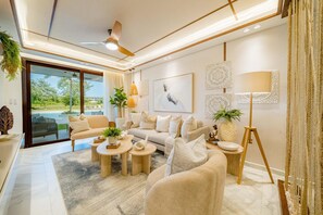 Smart TV - Aqua Luxe Opulence Vista Piscina & Golf · by Sun5 (Bavaro)