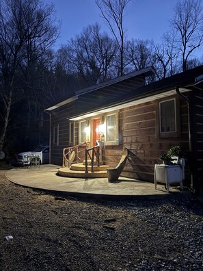 Exterior - 3-bedroom house with outdoor hot tube on 9 acres of total privacy (Boone)