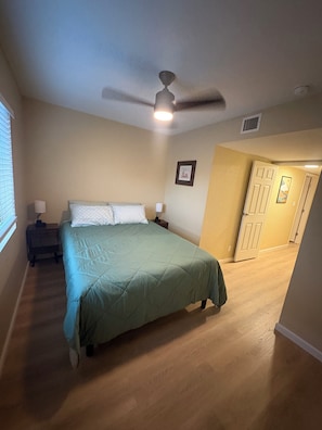 2 bedrooms, iron/ironing board, WiFi, bed sheets - Hike. Unwind. Repeat. Sedona Views in Village of Oak Creek Condo (Sedona)