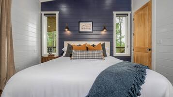 4 bedrooms, desk, free WiFi, bed sheets