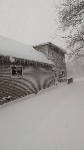 Exterior - Lakes of The North Ski, Snowmobile, Golf, Outdoor Paradise 3-bedroom house (Elmira)