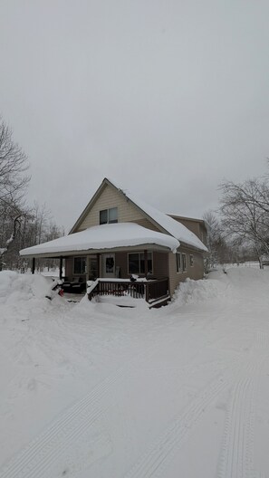 Exterior - Lakes of The North Ski, Snowmobile, Golf, Outdoor Paradise 3-bedroom house (Elmira)