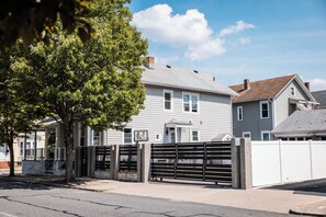 Exterior - Casita Conejo 1 Queen Bed + 1 Sofa Bed (Providence)