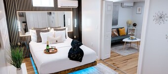 -Queen+Sofa Bed-“Modern/Cozy/Lovely” Casita CoNeJo