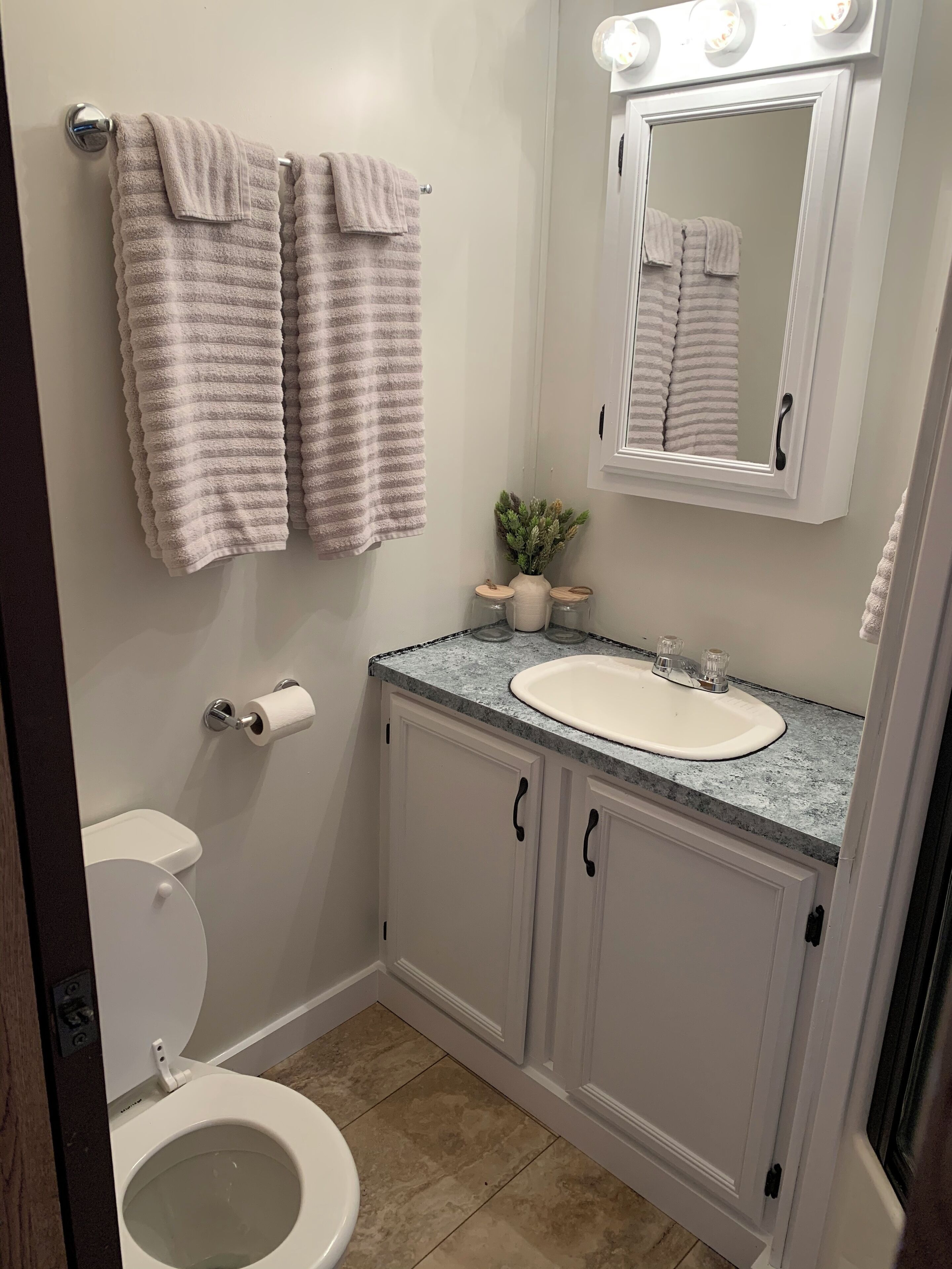 Dusch, handdukar och toalettpapper