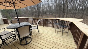Outdoor dining - Rustic Comfort Near Woods and Water (Necedah)