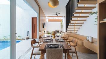 Executive Villa | Dining room