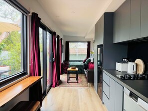 1 camera, Wi-Fi, lenzuola