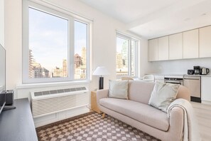 TV, stereo - Blueground | Downtown Brooklyn, rooftop, nr Brooklyn Bridge (New York)