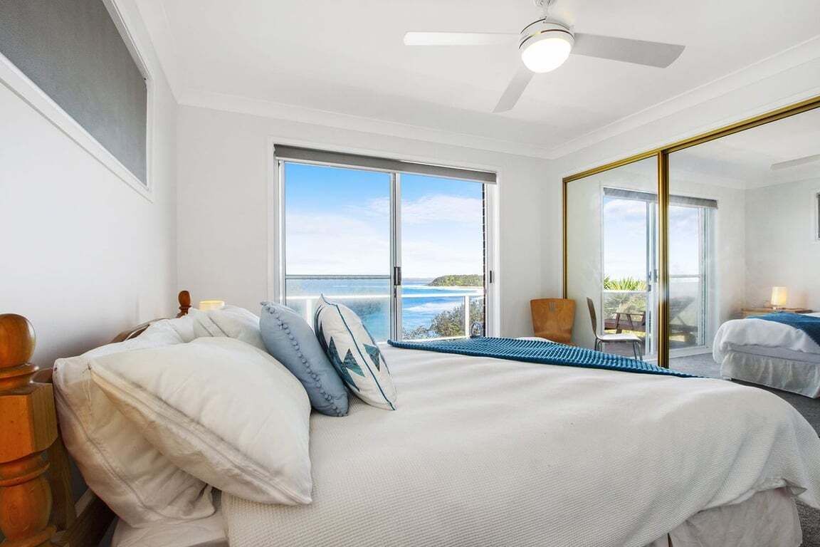 4 bedrooms, bed sheets