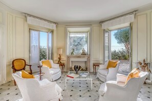 Interior - Les Rives d'Or, Menton, France (Menton)