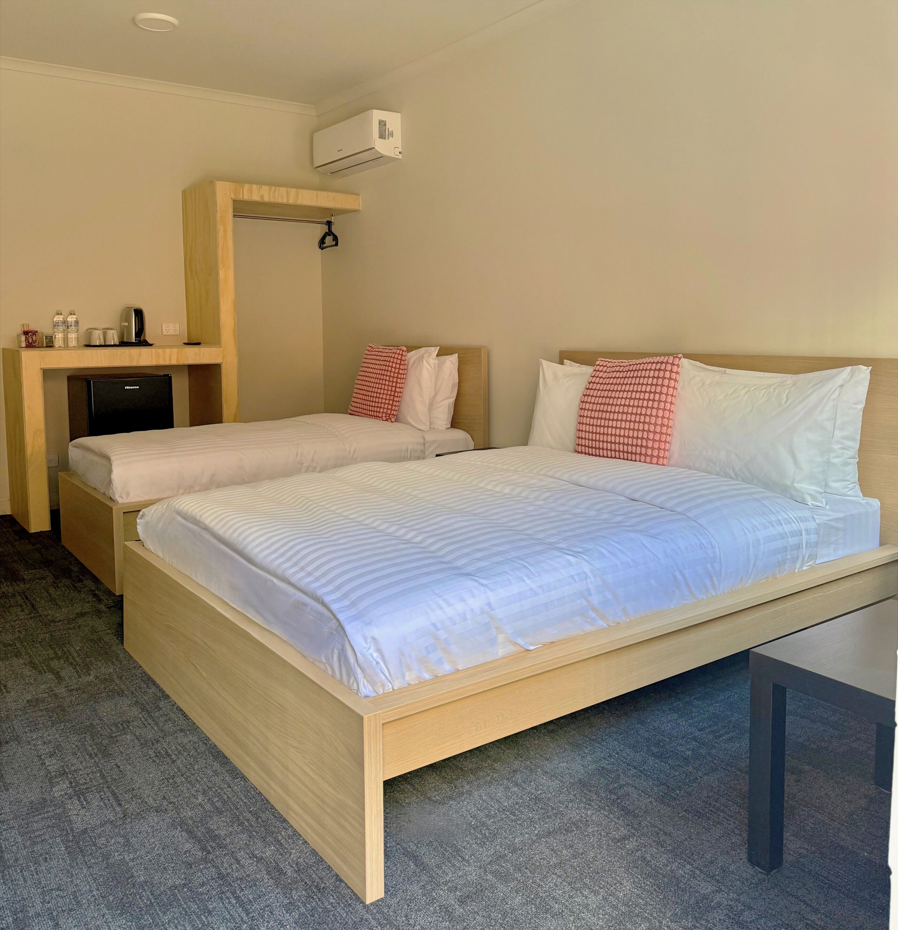 Triple Room, Multiple Beds