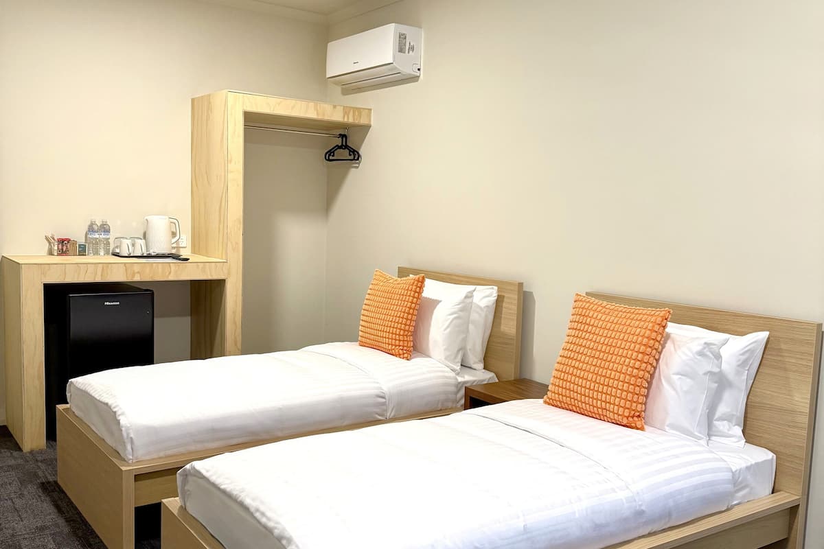 Free WiFi, bed sheets