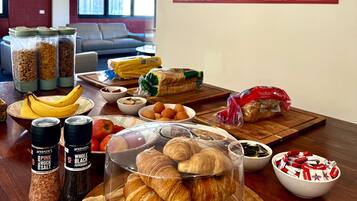 Free daily continental breakfast