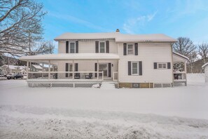 Exterior - The Allen House: Chic & Colorful 3BR Downtown Ellicottville (Ellicottville)