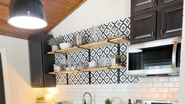 Private kitchen - The Twin Gables / Peaceful Cottage-feel 2 bedroom (Waco)