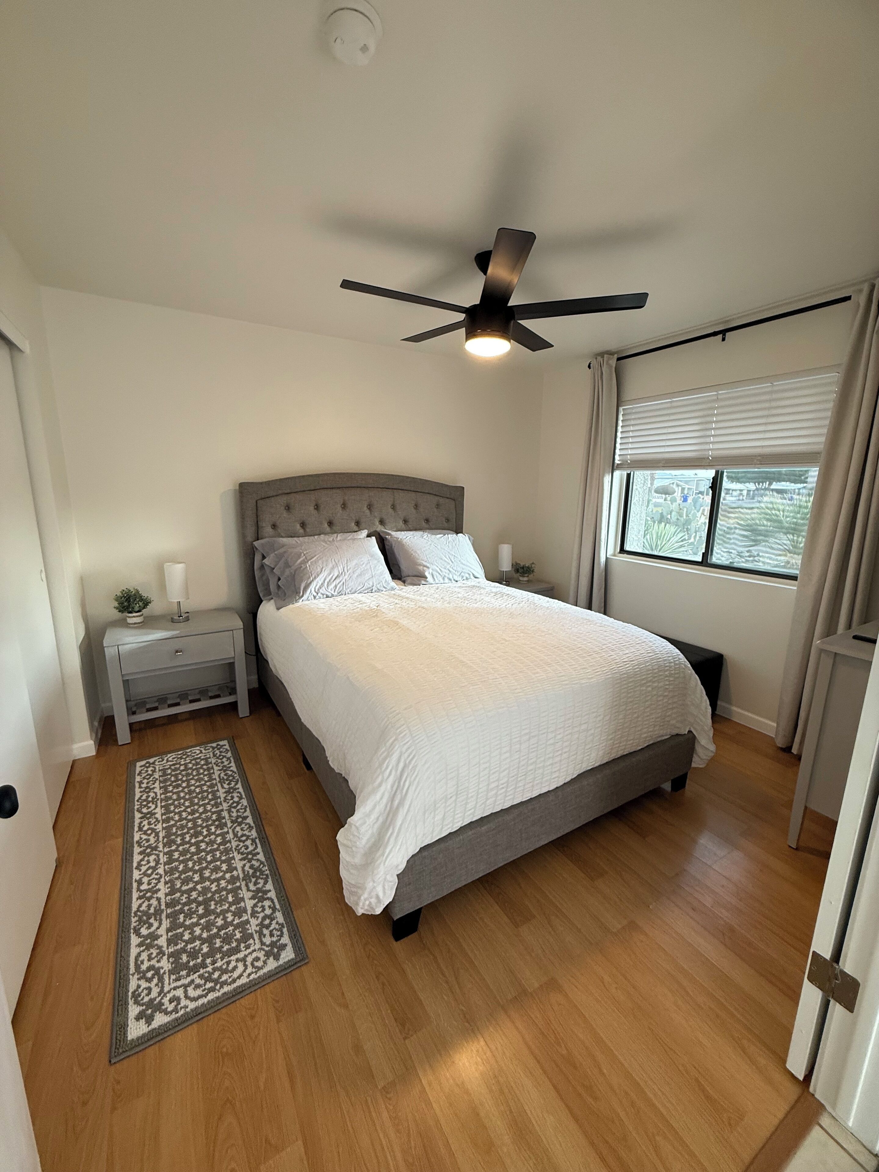 2 室のベッドルーム、アイロン / アイロン台、WiFi、ベッドシーツ