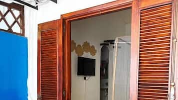 Doppelzimmer, 1 Queen-Bett, eigenes Bad, Gartenblick