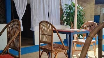 FrĂŒhstĂŒck, Mittagessen und Abendessen