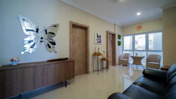 Rumah, 4 kamar tidur | Lobi