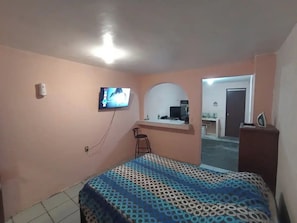 1 dormitorio, tabla de planchar con plancha, wifi gratis y ropa de cama