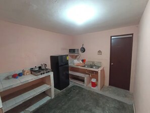 Fridge, microwave, stovetop, blender
