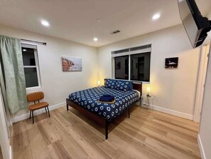 Iron/ironing board, travel cot, WiFi, bed sheets - Newly Built 3bd/2bth Villa/AC/30 min Legoland (Escondido)