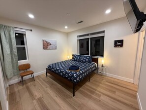 3 chambres, fer et planche à repasser, Wi-Fi, draps fournis