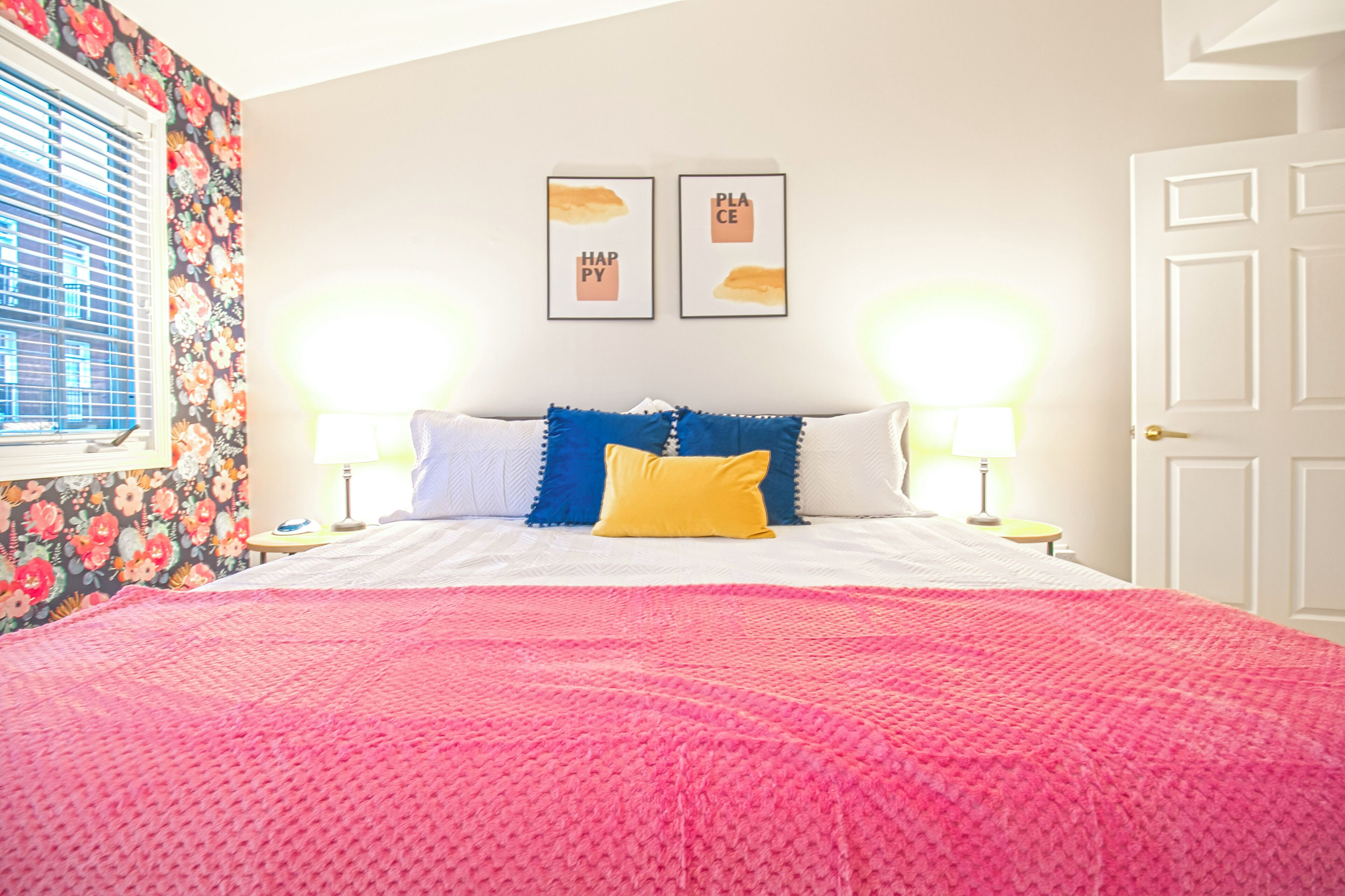 Una scrivania, ferro/asse da stiro, Wi-Fi gratuito, lenzuola