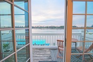 Property grounds - Waterfront Sunset Views in Port City Wilmington NC -King Bed & Balcony (Wilmington)