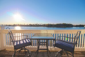 Property grounds - Waterfront Sunset Views in Port City Wilmington NC -King Bed & Balcony (Wilmington)