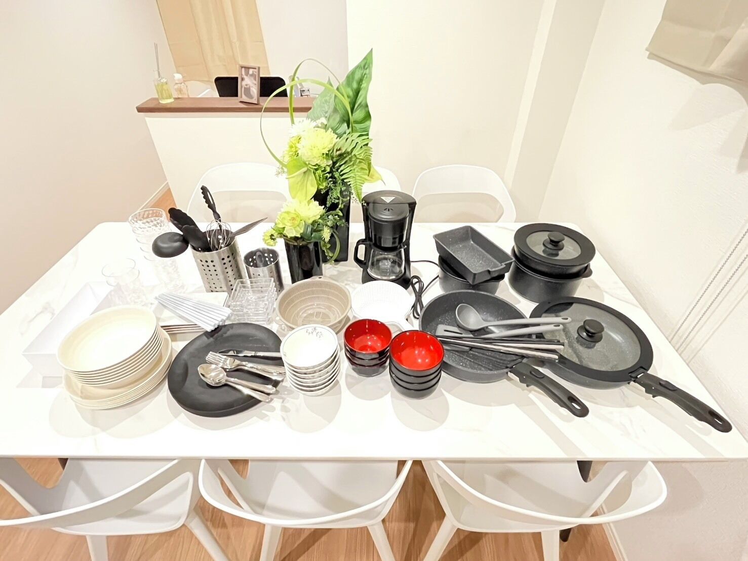 Family Apartment, City View | Dining