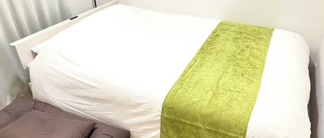 Skrivebord, skrivebord for bærbar PC og blendingsgardiner