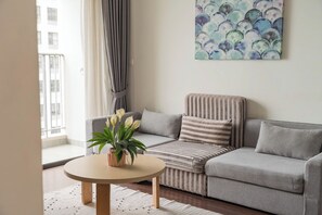 Deluxe Apartment, 2 Bedrooms, Balcony, Lake View - Hermes Housing - Vinhomes D'Capitale (Cau Giay)