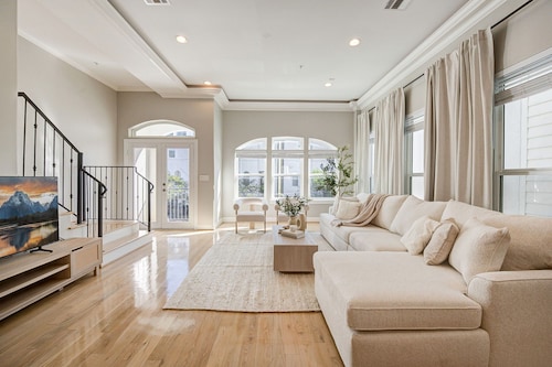 Luxury Montrose 5 Bedroom Retreat Central Houston