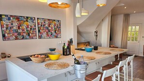 Unclassified image, 4 of 12, button - Luxury renovated house for 6 people, air-conditioned, with Wi-Fi and elevator (PORT GRIMAUD)