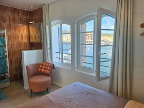 Free WiFi - Luxury renovated house for 6 people, air-conditioned, with Wi-Fi and elevator (PORT GRIMAUD)