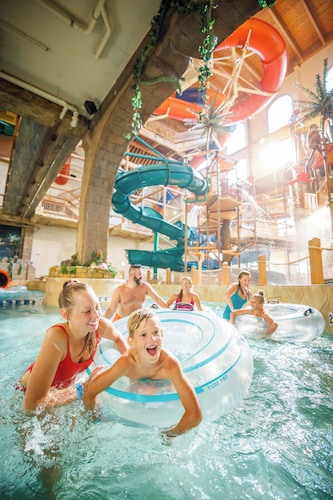 3-Bedroom Condo - Chula Vista Waterparks INCLUDED! Sleeps 14 & Dog Friendly!