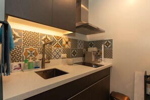Private kitchen - Century Spire Condominium  (Makati City)