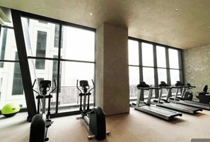 Exterior - Century Spire Condominium  (Makati)