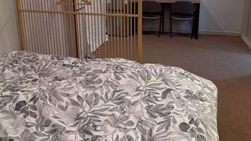 Deluxe Double or Twin Room, 2 Queen Beds, Non Smoking, Private Bathroom | Soundproofing, free WiFi