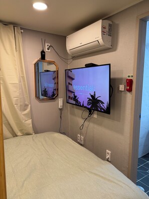 Basic Double Room, 1 Queen Bed, Non Smoking, Air conditioning | Free WiFi - Designers Stay Busan (Busan)