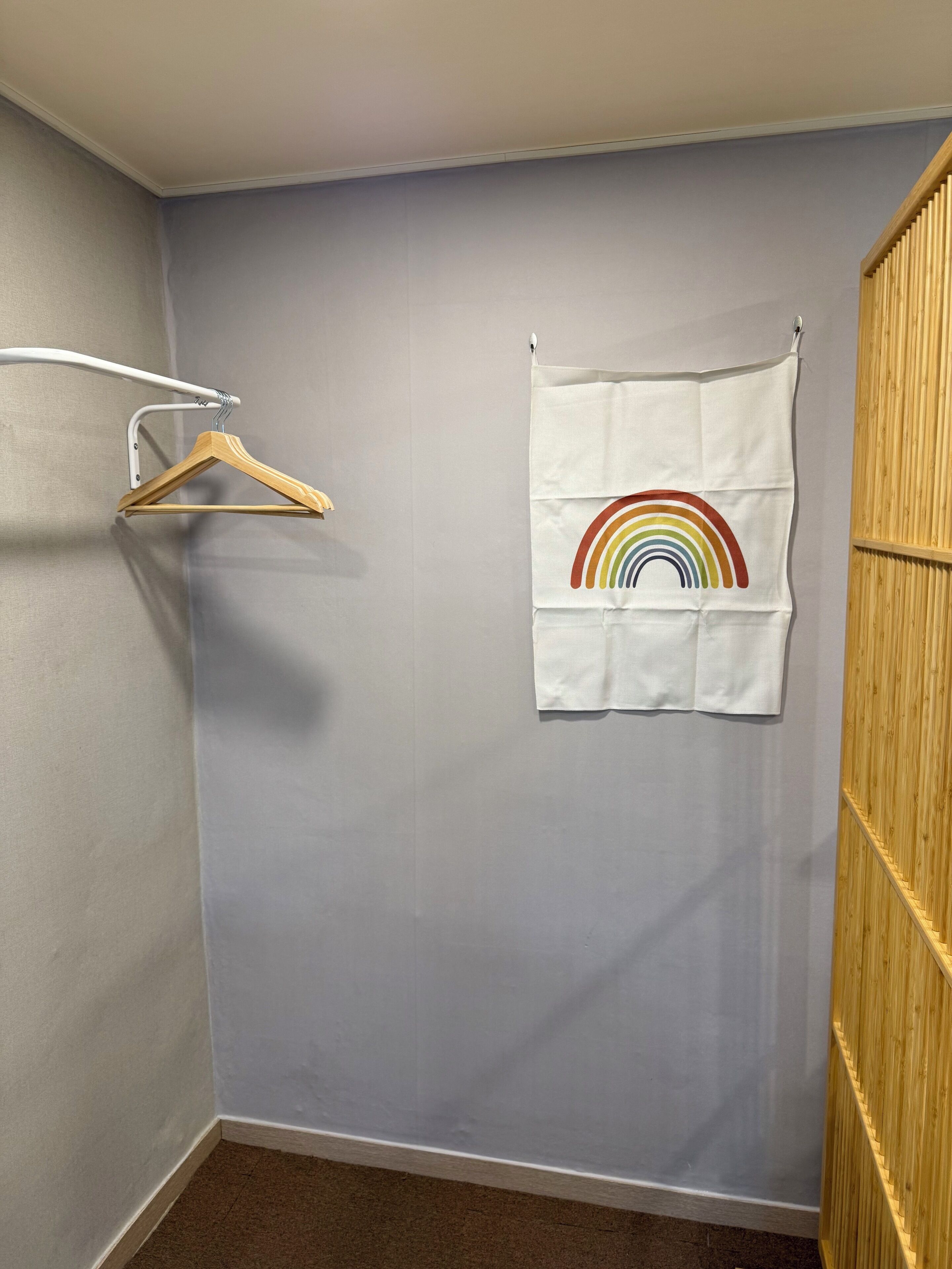 Basic Double Room, 1 Queen Bed, Non Smoking, Air conditioning | Interior