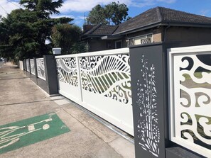 Shared Dormitory, 1 Bedroom | Property entrance - Room-spacious Room With Perfect Location (Melbourne)