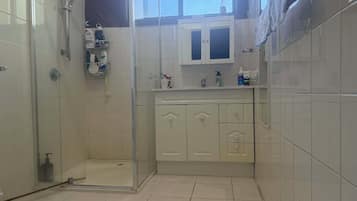 Shared Dormitory, 1 Bedroom | Bathroom