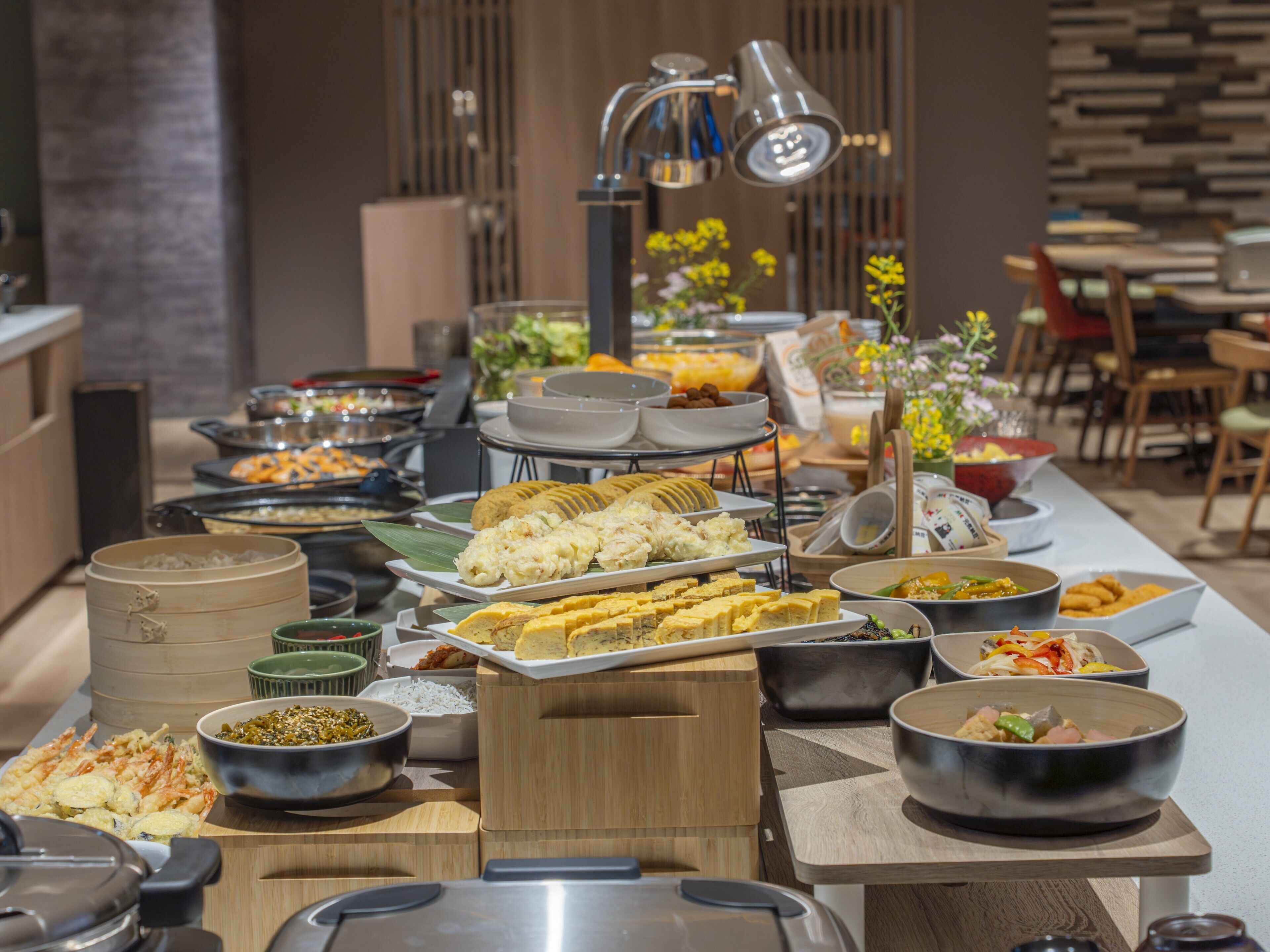 Daily buffet breakfast for a fee