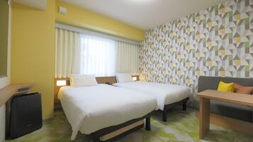 Escritorio, espacio para trabajar con laptop y wifi gratis