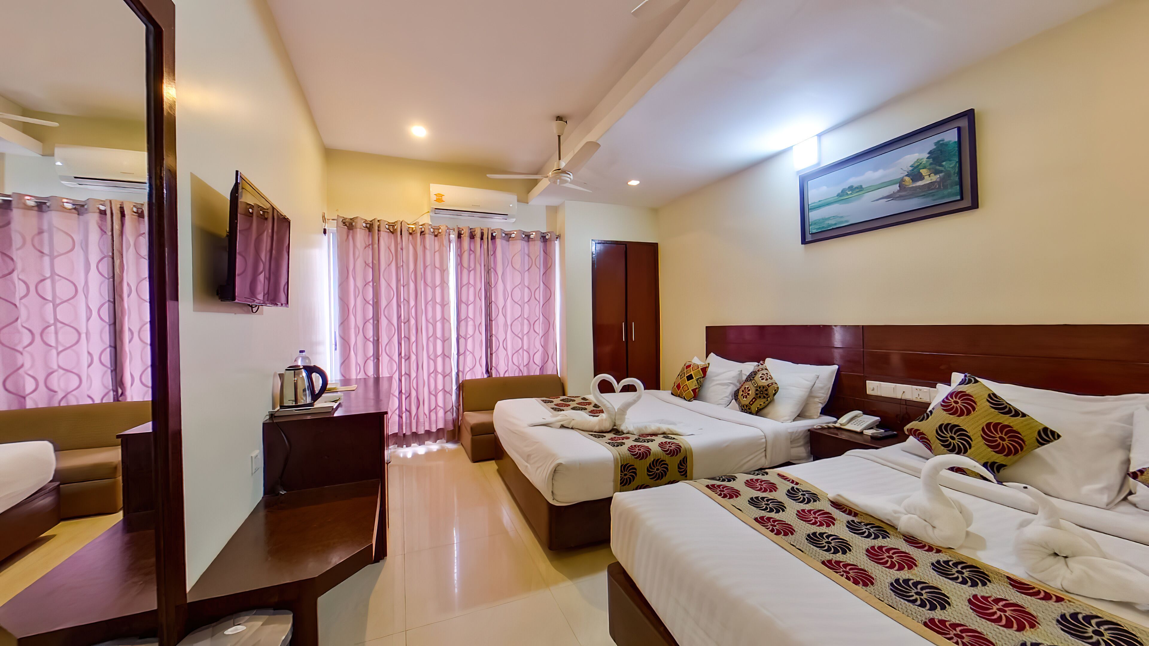 Quadruple Room, Balcony, City View