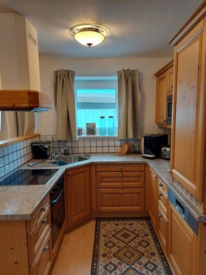 Microwave, stovetop, dishwasher