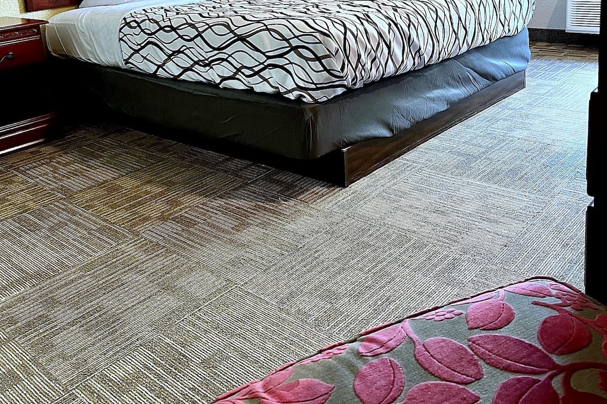 Iron/ironing board, free WiFi, bed sheets, wheelchair access